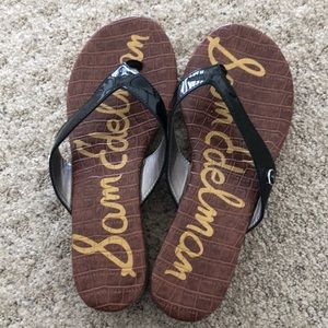 Sam Edelman black patent leather thong sandals